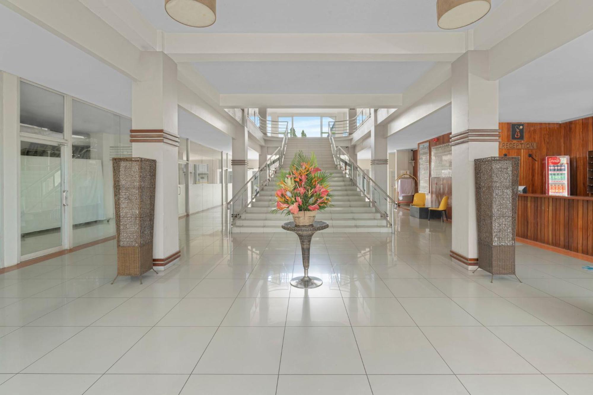 Trans International Hotel Nadi Buitenkant foto